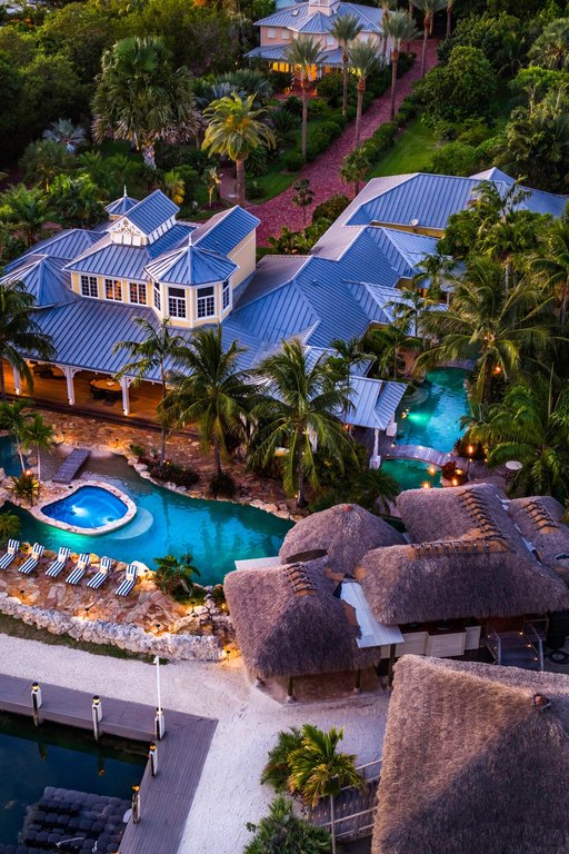 MARATHON, Florida, 33050, United States, 5 Bedrooms Bedrooms, ,6.5 BathroomsBathrooms,Residential,Forsale,2004344