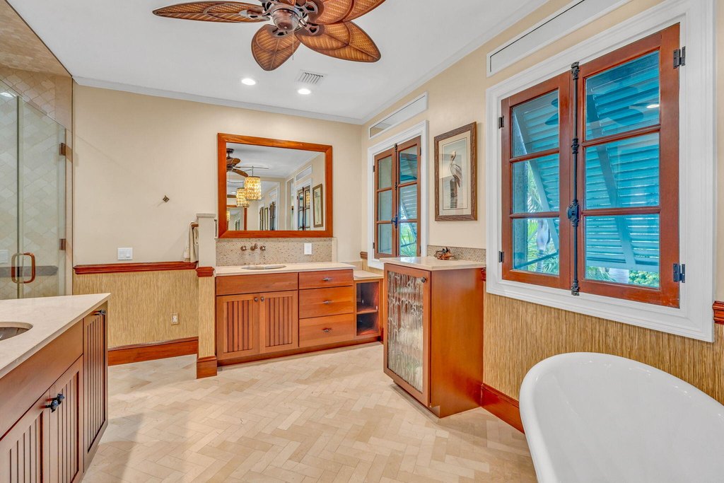 Key Colony, Florida, 33051, United States, 4 Bedrooms Bedrooms, ,4.5 BathroomsBathrooms,Residential,Forsale,2004355