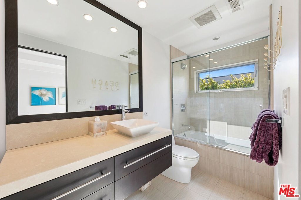 Malibu, California, 90265, United States, 3 Bedrooms Bedrooms, ,4 BathroomsBathrooms,Residential,Forsale,2001433