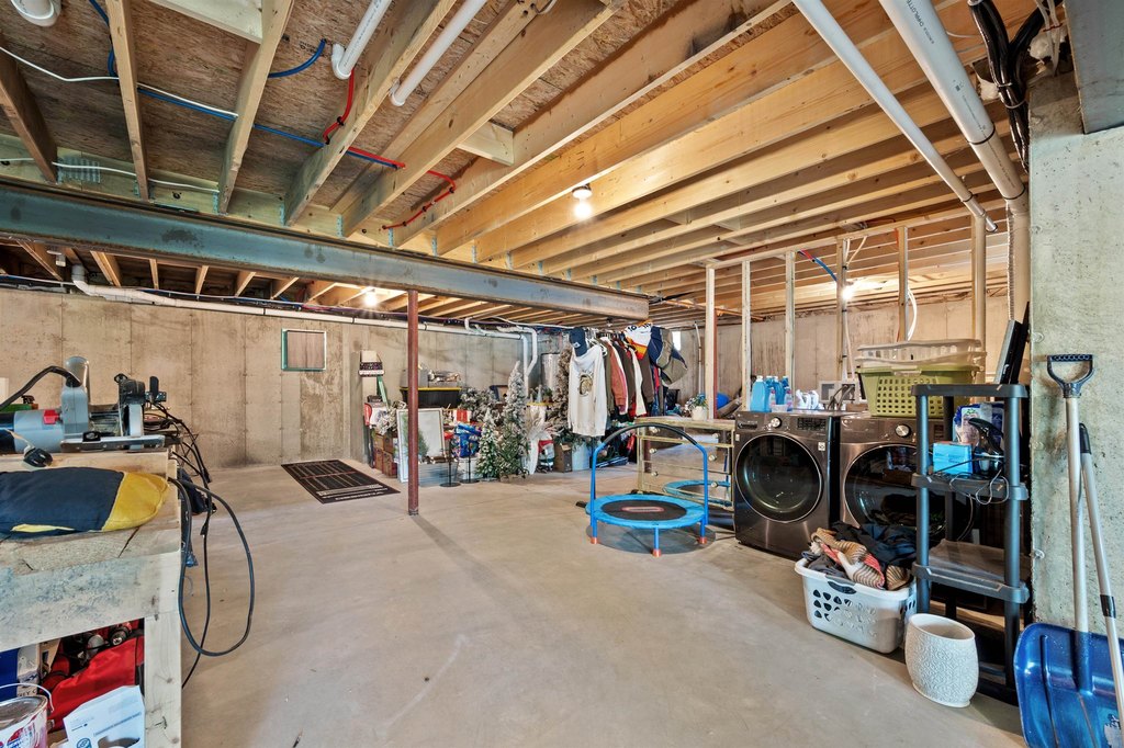 Gilford, New Hampshire, 03249, United States, 4 Bedrooms Bedrooms, ,2.5 BathroomsBathrooms,Residential,Forsale,2004032