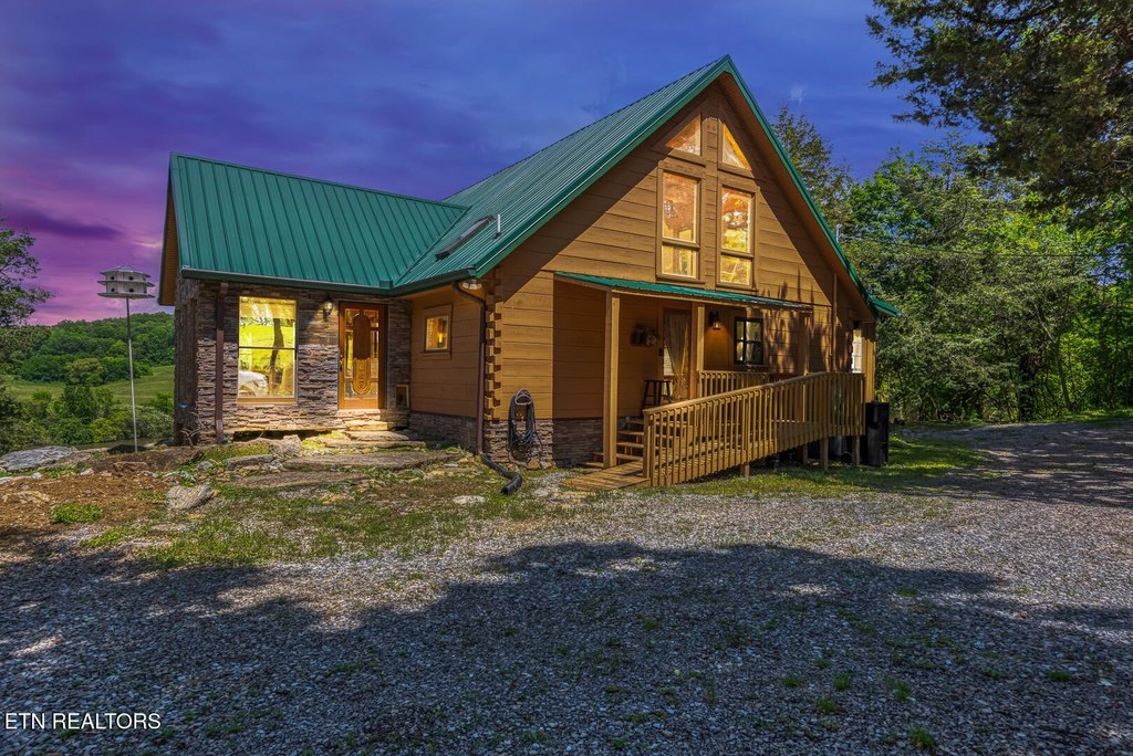 Louisville, Tennessee, 37777, United States, 2 Bedrooms Bedrooms, ,2 BathroomsBathrooms,Residential,Forsale,1893780