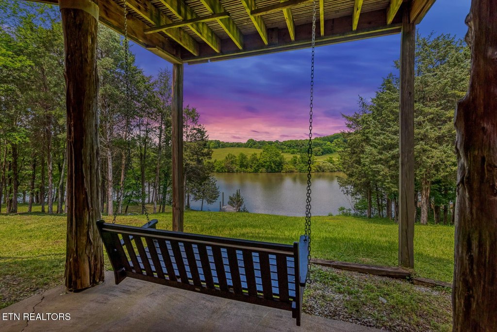 Louisville, Tennessee, 37777, United States, 2 Bedrooms Bedrooms, ,2 BathroomsBathrooms,Residential,Forsale,1893780