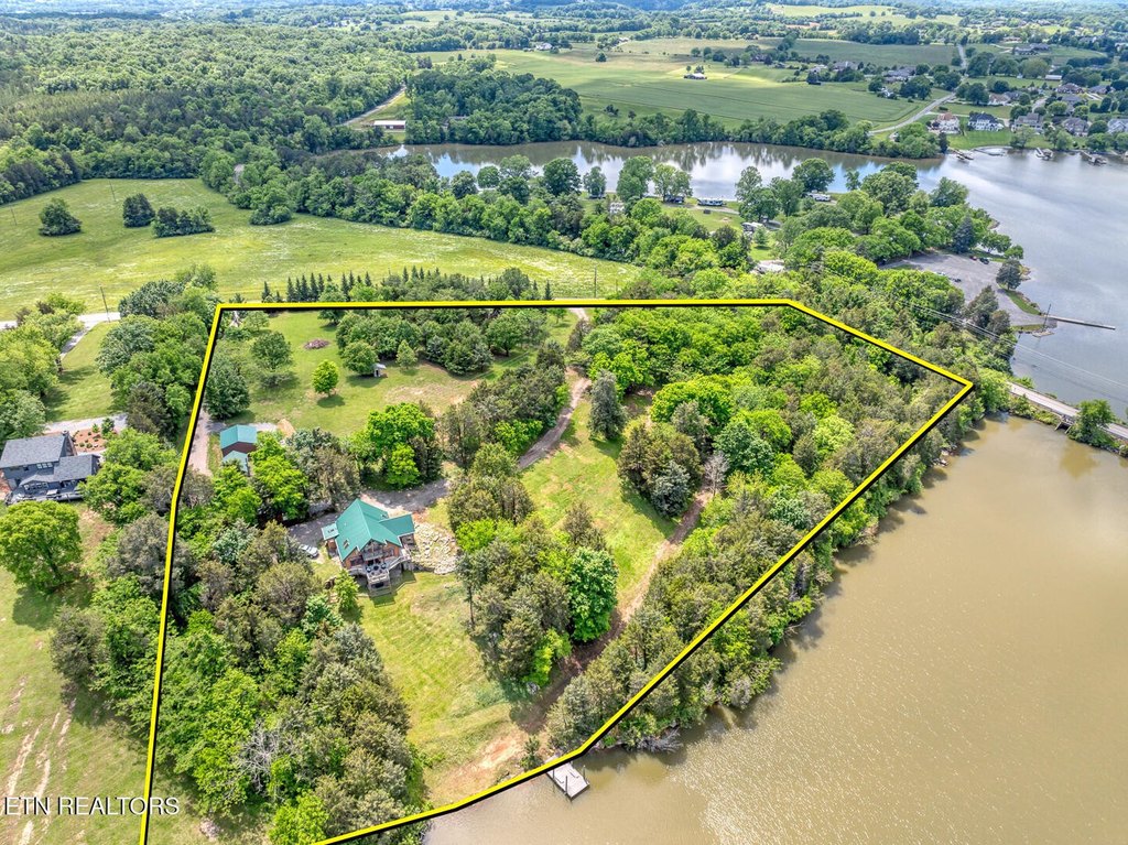 Louisville, Tennessee, 37777, United States, 2 Bedrooms Bedrooms, ,2 BathroomsBathrooms,Residential,Forsale,1893780