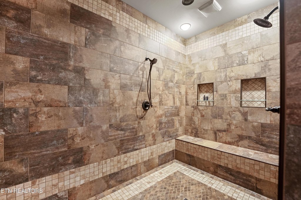 Crossville, Tennessee, 38558, United States, 3 Bedrooms Bedrooms, ,2.5 BathroomsBathrooms,Residential,Forsale,1952851