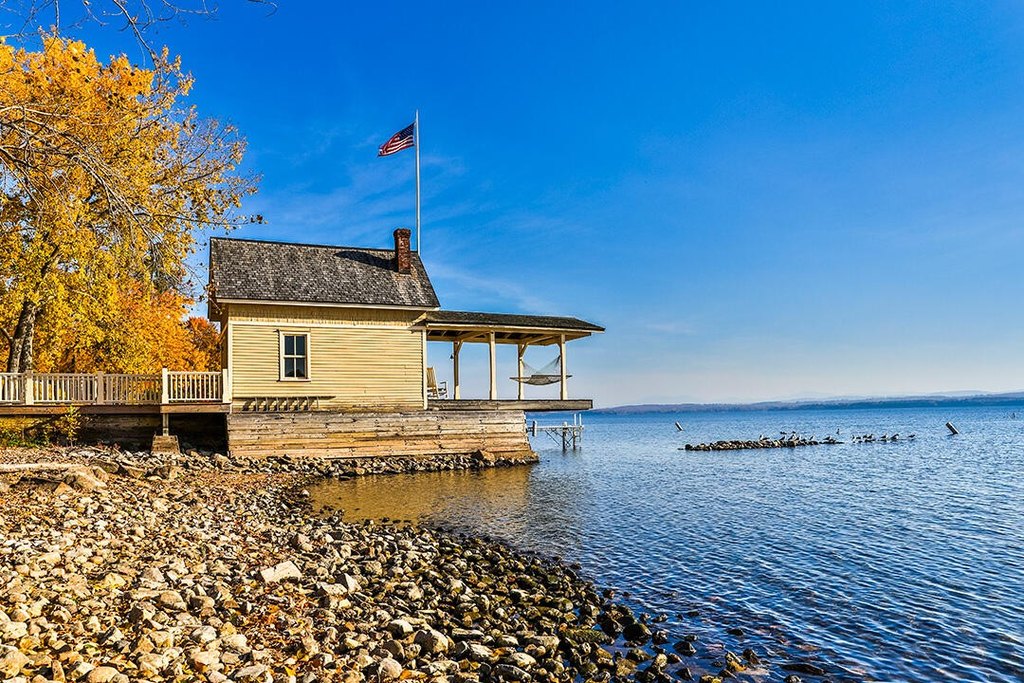 Essex, New York, 12936, United States, 6 Bedrooms Bedrooms, ,5.5 BathroomsBathrooms,Residential,Forsale,1999411