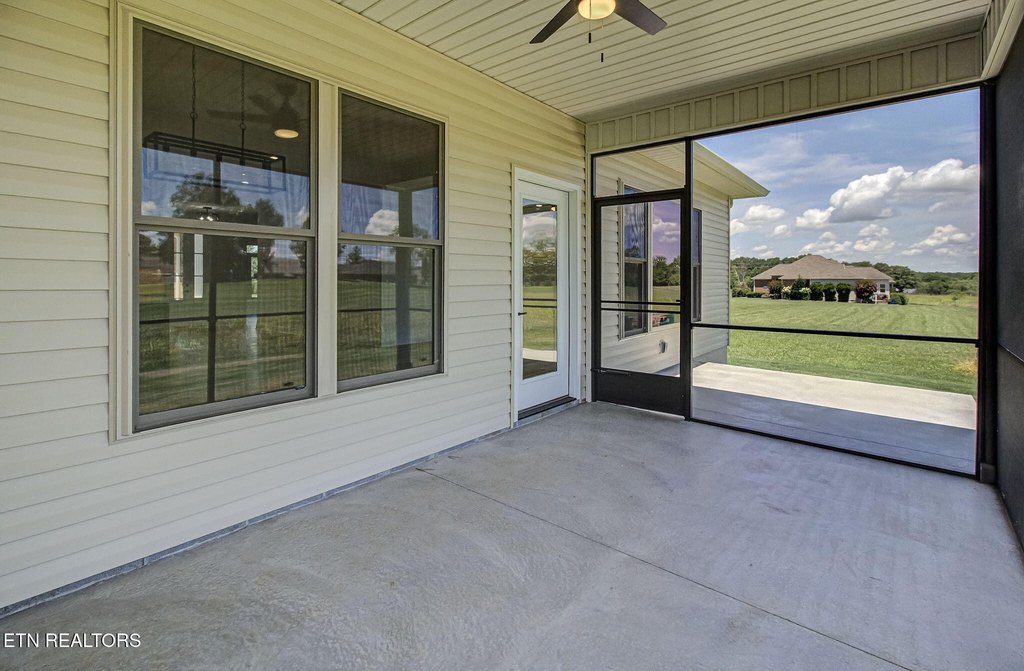 Vonore, Tennessee, 37885, United States, 3 Bedrooms Bedrooms, ,2 BathroomsBathrooms,Residential,Forsale,1910198