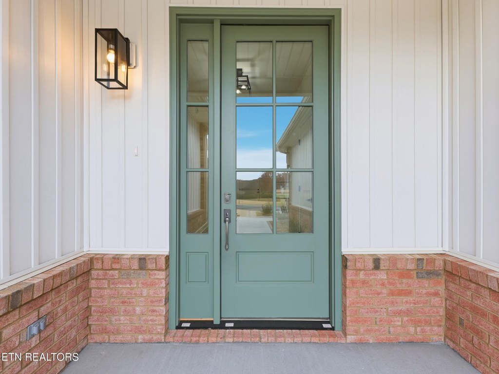 Vonore, Tennessee, 37885, United States, 3 Bedrooms Bedrooms, ,2 BathroomsBathrooms,Residential,Forsale,1910198