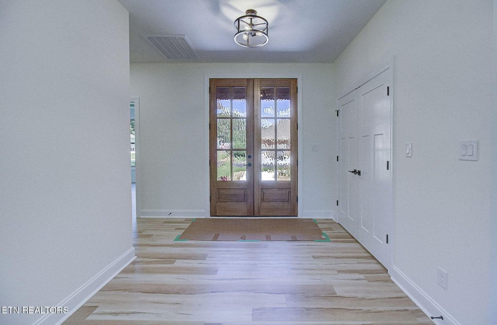 Vonore, Tennessee, 37885, United States, 3 Bedrooms Bedrooms, ,2 BathroomsBathrooms,Residential,Forsale,1910199