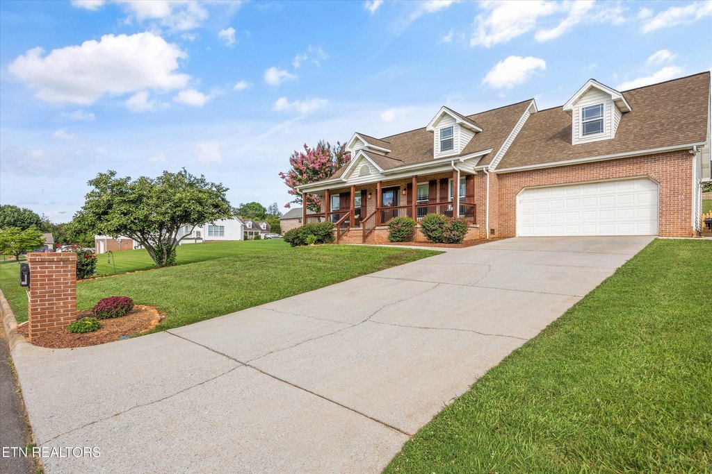 Maryville, Tennessee, 37801, United States, 3 Bedrooms Bedrooms, ,2.5 BathroomsBathrooms,Residential,Forsale,1910242