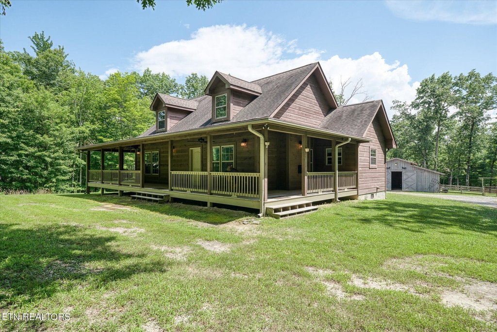 Jamestown, Tennessee, 38556, United States, 2 Bedrooms Bedrooms, ,2.5 BathroomsBathrooms,Residential,Forsale,1929822