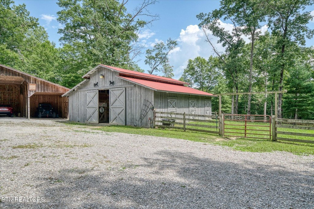 Jamestown, Tennessee, 38556, United States, 2 Bedrooms Bedrooms, ,2.5 BathroomsBathrooms,Residential,Forsale,1929822