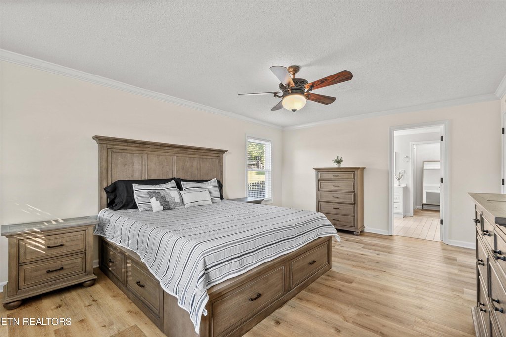 Maryville, Tennessee, 37803, United States, 3 Bedrooms Bedrooms, ,2 BathroomsBathrooms,Residential,Forsale,1952843