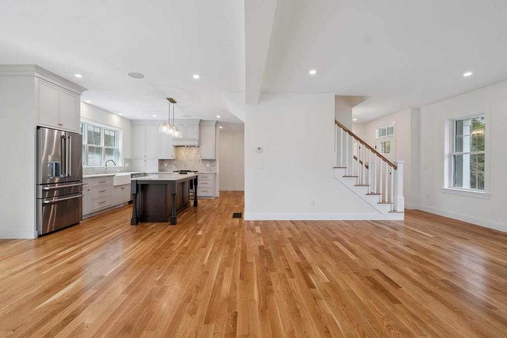 Kittery, Maine, 03905, United States, 4 Bedrooms Bedrooms, ,2.5 BathroomsBathrooms,Residential,Forsale,1968473