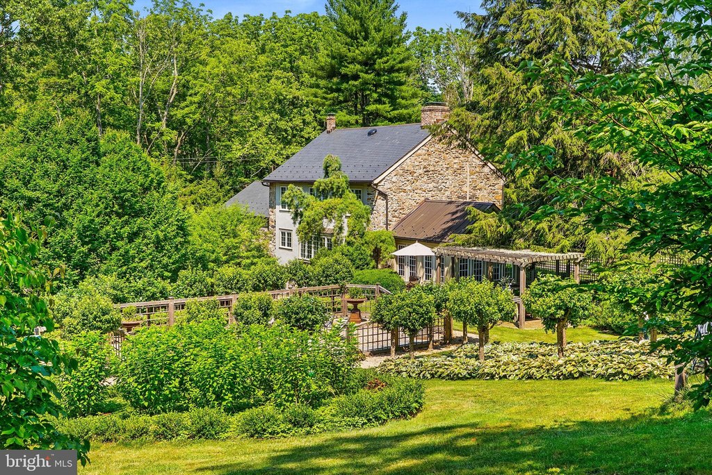 LEBANON, New Jersey, 08833, United States, 4 Bedrooms Bedrooms, ,2.5 BathroomsBathrooms,Residential,Forsale,1929517