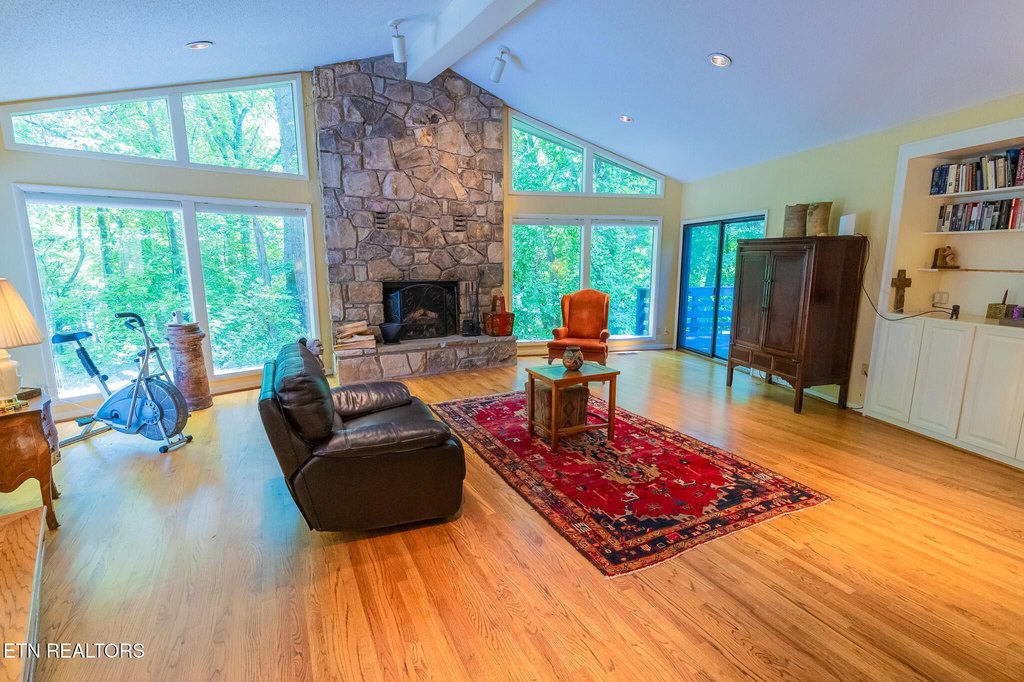 Knoxville, Tennessee, 37919, United States, 4 Bedrooms Bedrooms, ,3.5 BathroomsBathrooms,Residential,Forsale,1893800