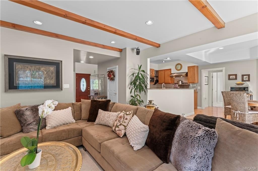 Lake Arrowhead, California, 92317, United States, 4 Bedrooms Bedrooms, ,4 BathroomsBathrooms,Residential,Forsale,1886288