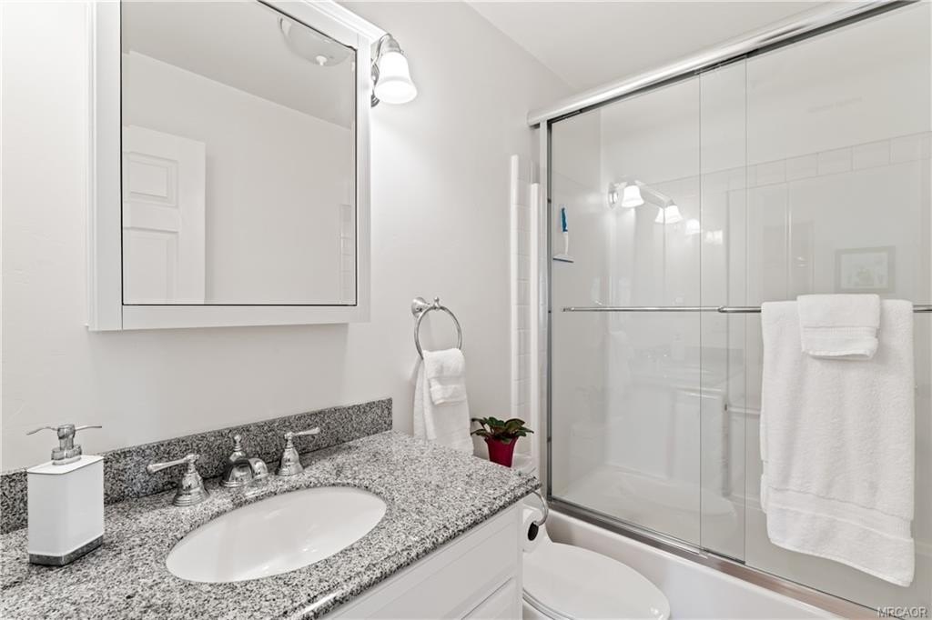 Lake Arrowhead, California, 92317, United States, 4 Bedrooms Bedrooms, ,4 BathroomsBathrooms,Residential,Forsale,1886288