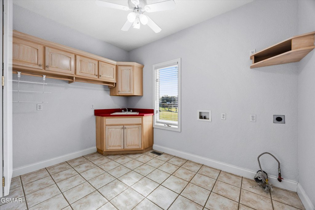 Sevierville, Tennessee, 37862, United States, 4 Bedrooms Bedrooms, ,3.5 BathroomsBathrooms,Residential,Forsale,1942459