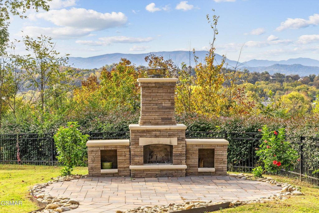 Sevierville, Tennessee, 37862, United States, 4 Bedrooms Bedrooms, ,3.5 BathroomsBathrooms,Residential,Forsale,1942459