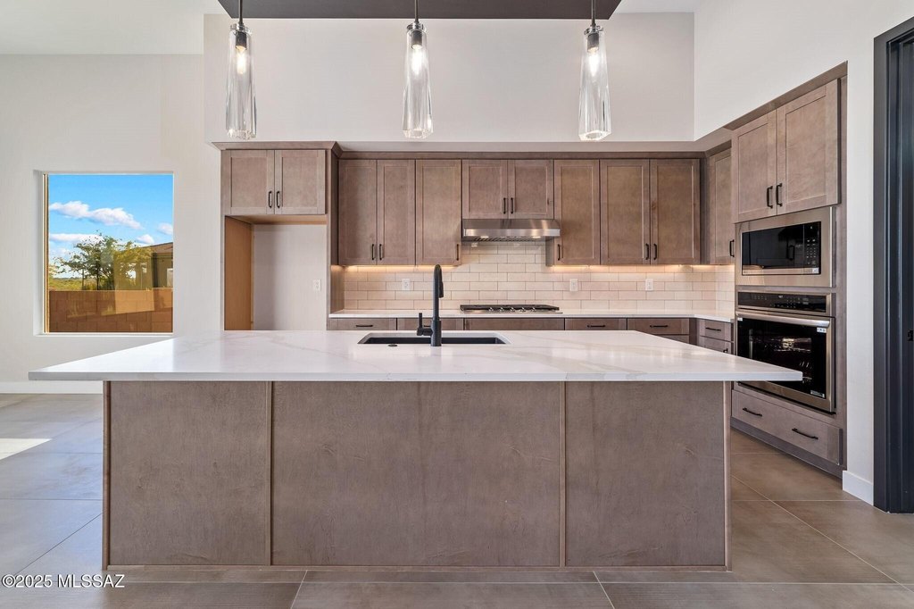 Tucson, Arizona, 85750, United States, 3 Bedrooms Bedrooms, ,3.5 BathroomsBathrooms,Residential,Forsale,1990097