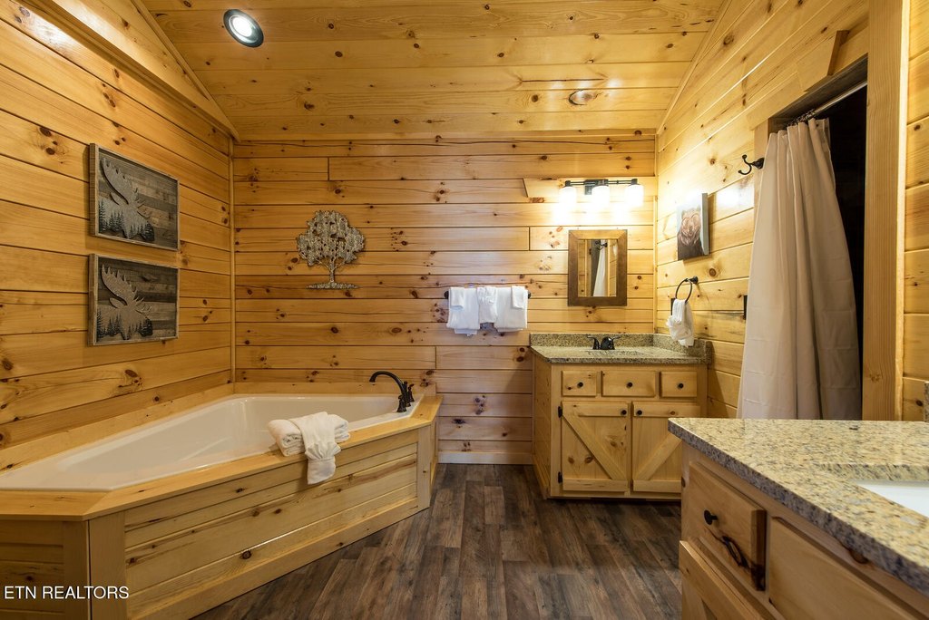 Gatlinburg, Tennessee, 37738, United States, 4 Bedrooms Bedrooms, ,4 BathroomsBathrooms,Residential,Forsale,1910238