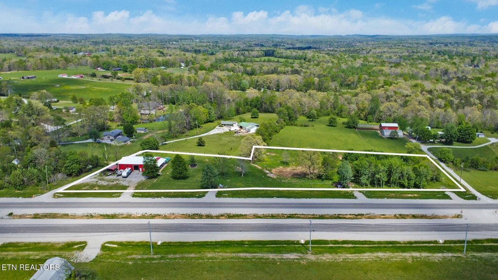 Crossville, Tennessee, 38571, United States, 3 Bedrooms Bedrooms, ,2.5 BathroomsBathrooms,Residential,Forsale,1907865