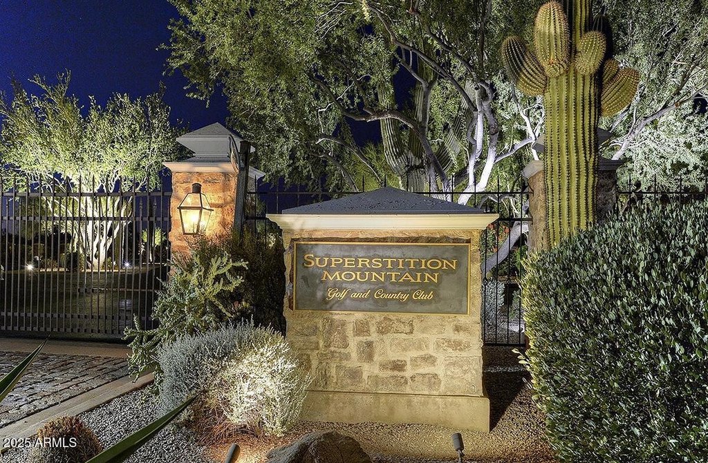 Gold Canyon, Arizona, 85118, United States, 4 Bedrooms Bedrooms, ,5 BathroomsBathrooms,Residential,Forsale,1934070