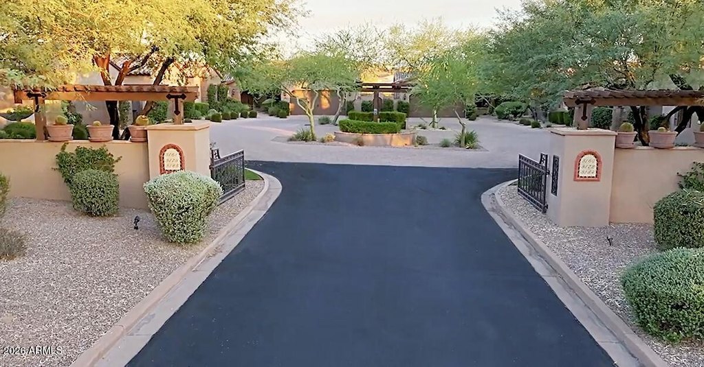 Gold Canyon, Arizona, 85118, United States, 4 Bedrooms Bedrooms, ,5 BathroomsBathrooms,Residential,Forsale,1934070