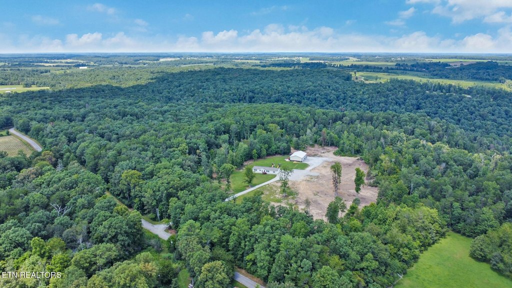 Crossville, Tennessee, 38571, United States, 4 Bedrooms Bedrooms, ,2 BathroomsBathrooms,Residential,Forsale,1996592