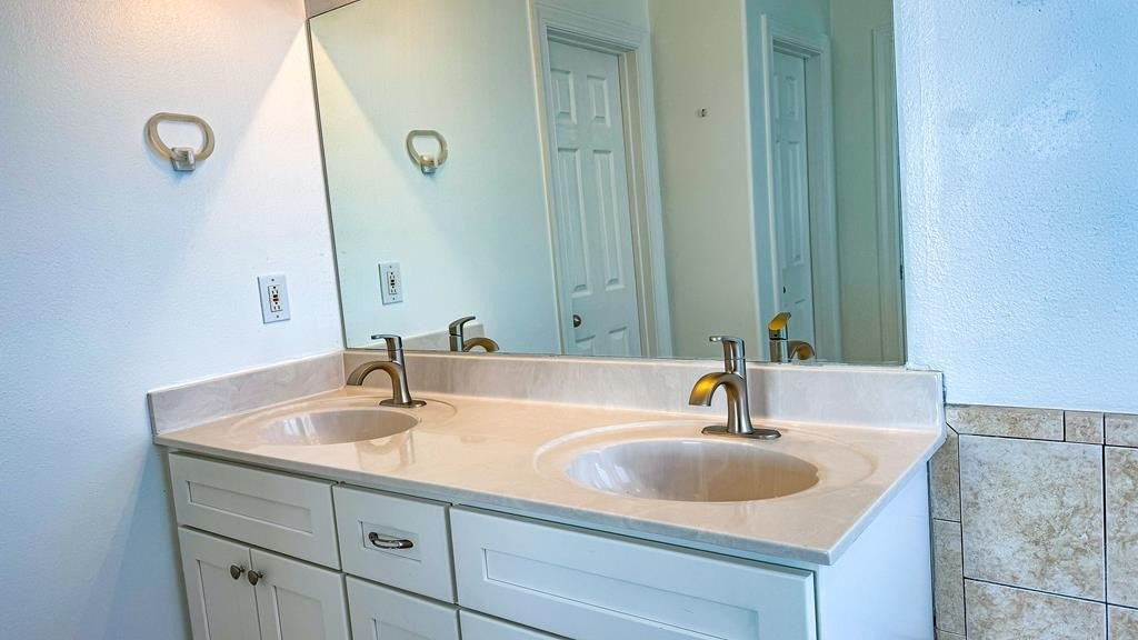 St. George Island, Florida, 32328, United States, 4 Bedrooms Bedrooms, ,4.5 BathroomsBathrooms,Residential,Forsale,1968191