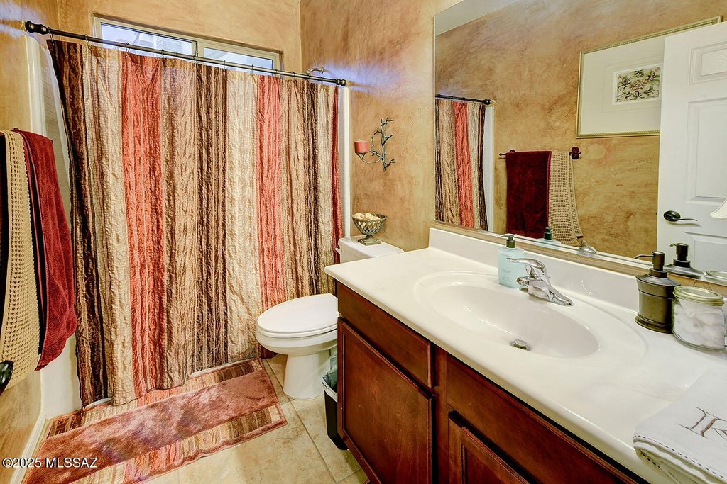 Tucson, Arizona, 85742, United States, 5 Bedrooms Bedrooms, ,3 BathroomsBathrooms,Residential,Forsale,2007360