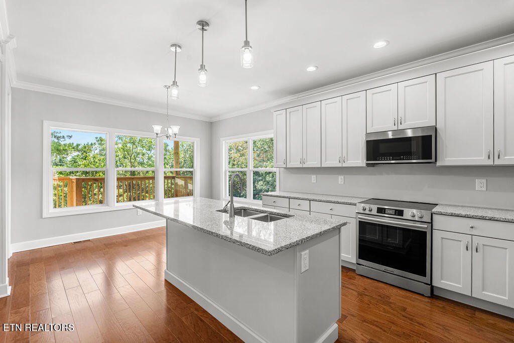 Loudon, Tennessee, 37774, United States, 4 Bedrooms Bedrooms, ,4.5 BathroomsBathrooms,Residential,Forsale,1942458