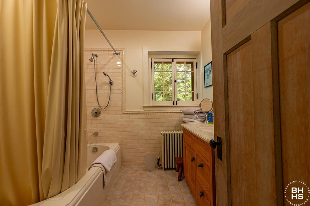 Lake Placid, New York, 12946, United States, 10 Bedrooms Bedrooms, ,7.5 BathroomsBathrooms,Residential,Forsale,1999413