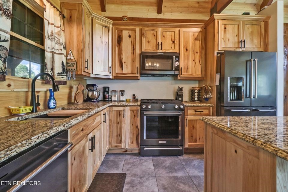 Jamestown, Tennessee, 38556, United States, 3 Bedrooms Bedrooms, ,2 BathroomsBathrooms,Residential,Forsale,1929821