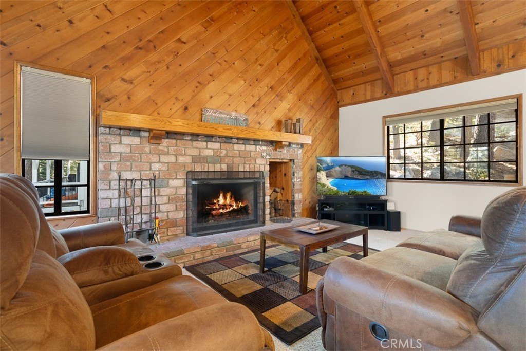 Lake Arrowhead, California, 92352, United States, 5 Bedrooms Bedrooms, ,3.5 BathroomsBathrooms,Residential,Forsale,1953304