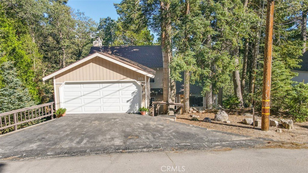 Lake Arrowhead, California, 92352, United States, 5 Bedrooms Bedrooms, ,3.5 BathroomsBathrooms,Residential,Forsale,1953304