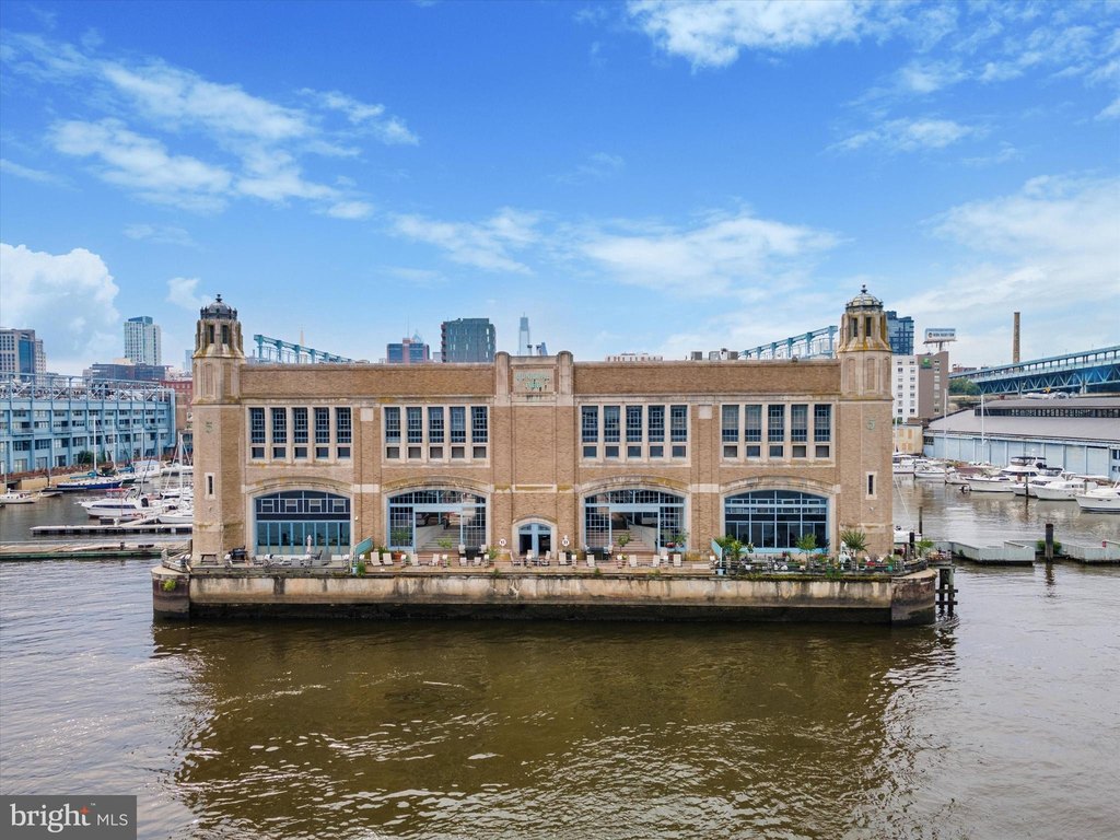 PHILADELPHIA, Pennsylvania, 19106, United States, 2 Bedrooms Bedrooms, ,2.5 BathroomsBathrooms,Residential,Forsale,2004202