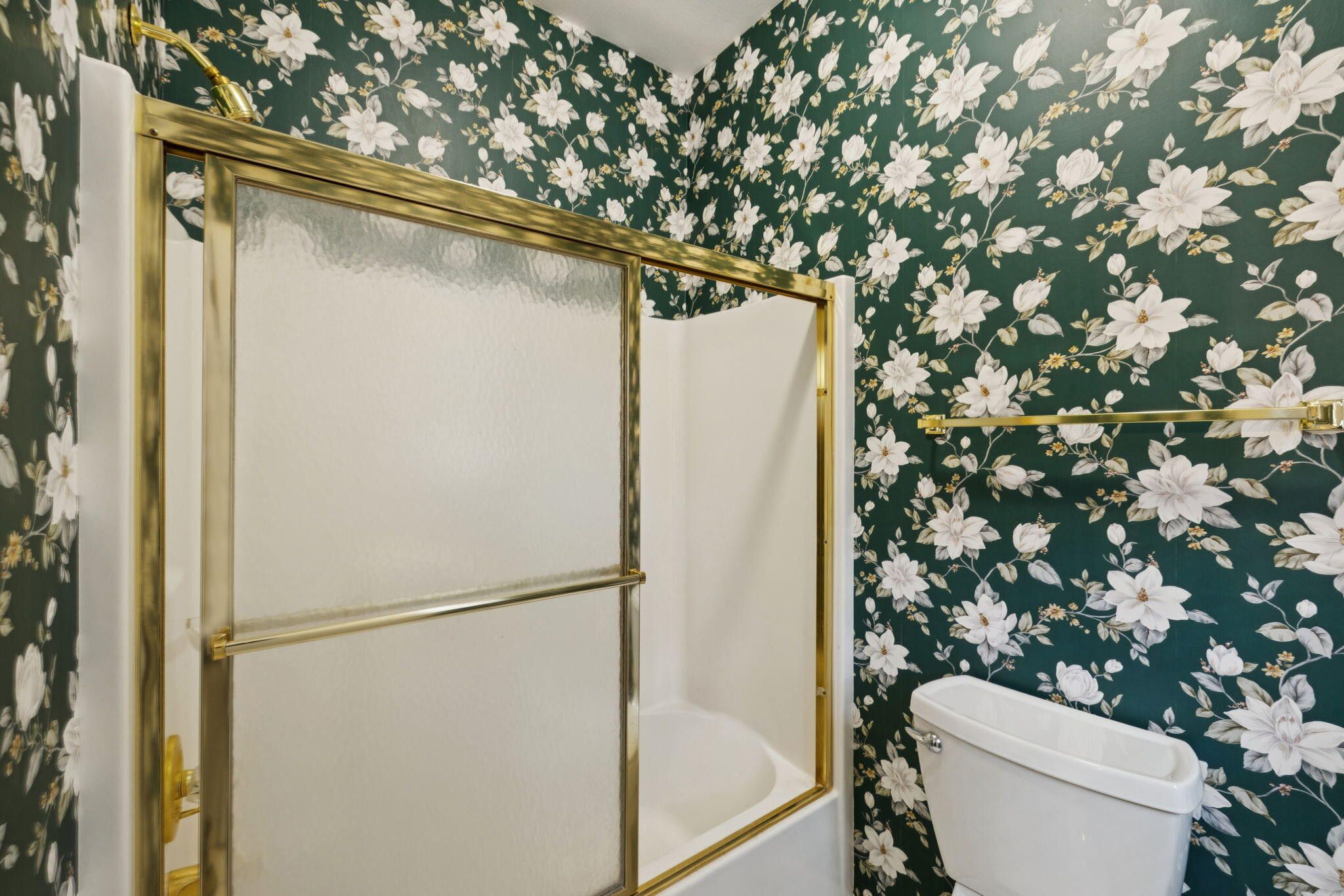 Harrison, Tennessee, 37341, United States, 4 Bedrooms Bedrooms, ,3 BathroomsBathrooms,Residential,Forsale,1946803