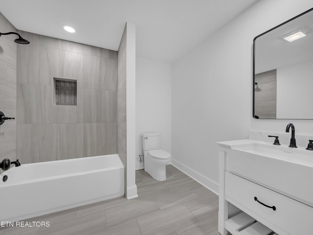 Maryville, Tennessee, 37801, United States, 3 Bedrooms Bedrooms, ,3 BathroomsBathrooms,Residential,Forsale,1973600