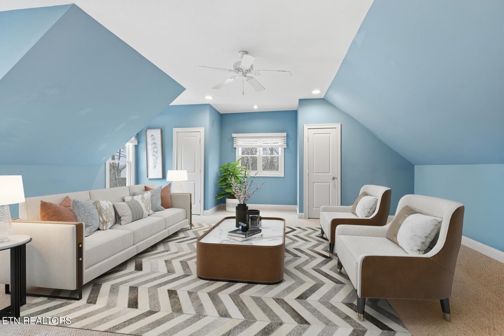 Kingston, Tennessee, 37763, United States, 4 Bedrooms Bedrooms, ,3.5 BathroomsBathrooms,Residential,Forsale,1893802