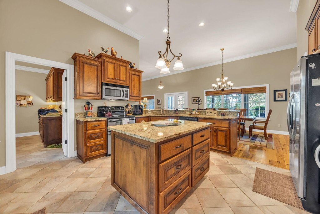 Rising Fawn, Georgia, 30738, United States, 3 Bedrooms Bedrooms, ,3.5 BathroomsBathrooms,Residential,Forsale,1963561