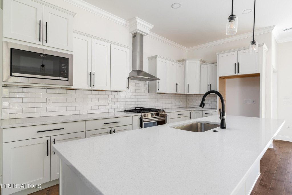 Maryville, Tennessee, 37801, United States, 3 Bedrooms Bedrooms, ,3 BathroomsBathrooms,Residential,Forsale,1942429