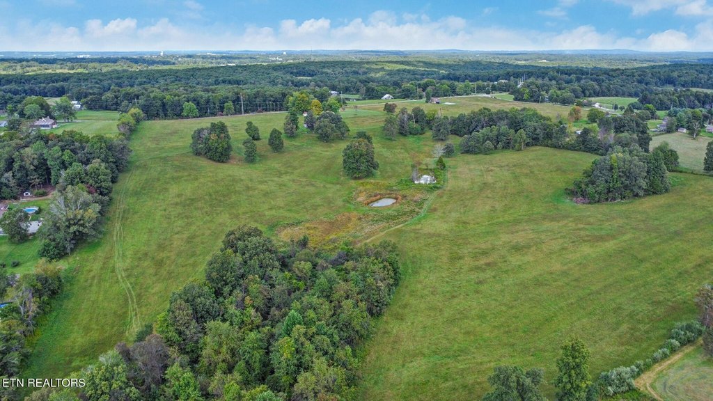 Crossville, Tennessee, 38555, United States, 3 Bedrooms Bedrooms, ,2 BathroomsBathrooms,Residential,Forsale,1952854