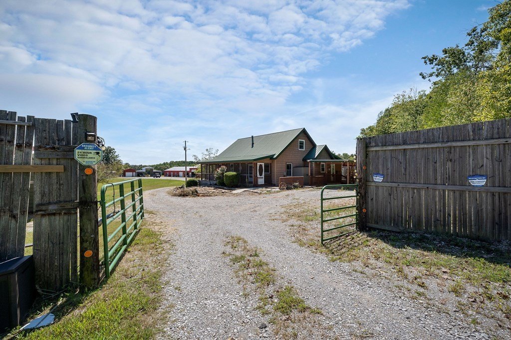 Sparta, Tennessee, 38583, United States, 3 Bedrooms Bedrooms, ,2 BathroomsBathrooms,Residential,Forsale,1999490