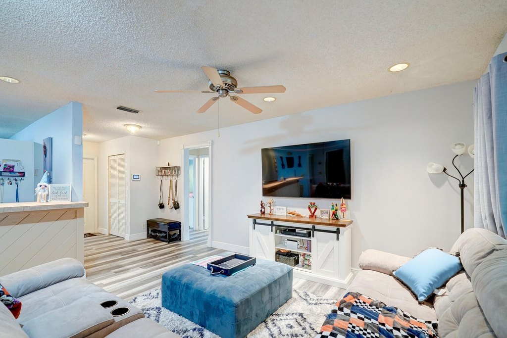 Royal Palm Beach, Florida, 33411, United States, 3 Bedrooms Bedrooms, ,2 BathroomsBathrooms,Residential,Forsale,1969897