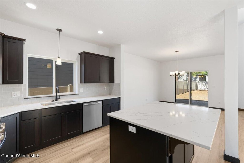 Post Falls, Idaho, 83854, United States, 4 Bedrooms Bedrooms, ,2.5 BathroomsBathrooms,Residential,Forsale,1984579