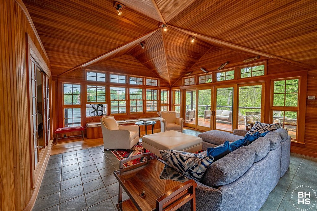 Lake Placid, New York, 12946, United States, 4 Bedrooms Bedrooms, ,3.5 BathroomsBathrooms,Residential,Forsale,1999414