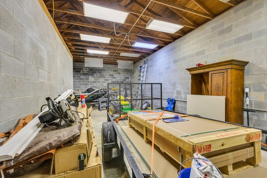 Smithville, Tennessee, 37166, United States, 4 Bedrooms Bedrooms, ,3 BathroomsBathrooms,Residential,Forsale,2010949