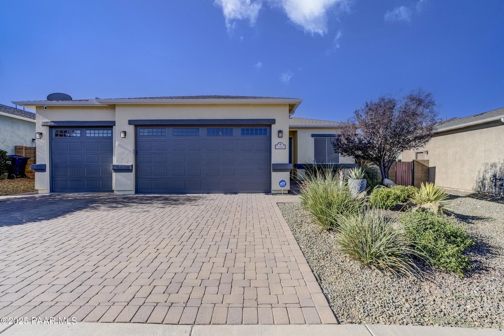 Dewey-Humboldt, Arizona, 86327, United States, 2 Bedrooms Bedrooms, ,2 BathroomsBathrooms,Residential,Forsale,1952162