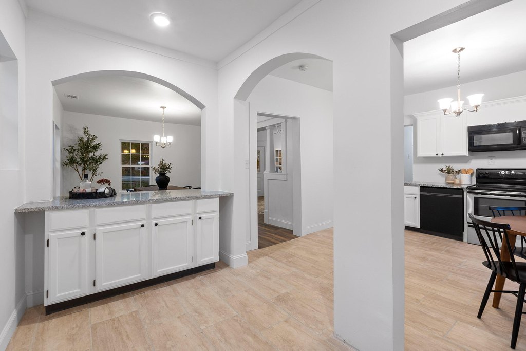 Chattanooga, Tennessee, 37405, United States, 4 Bedrooms Bedrooms, ,4 BathroomsBathrooms,Residential,Forsale,1922162